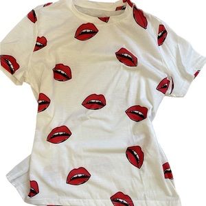 Hot lips tee shirt